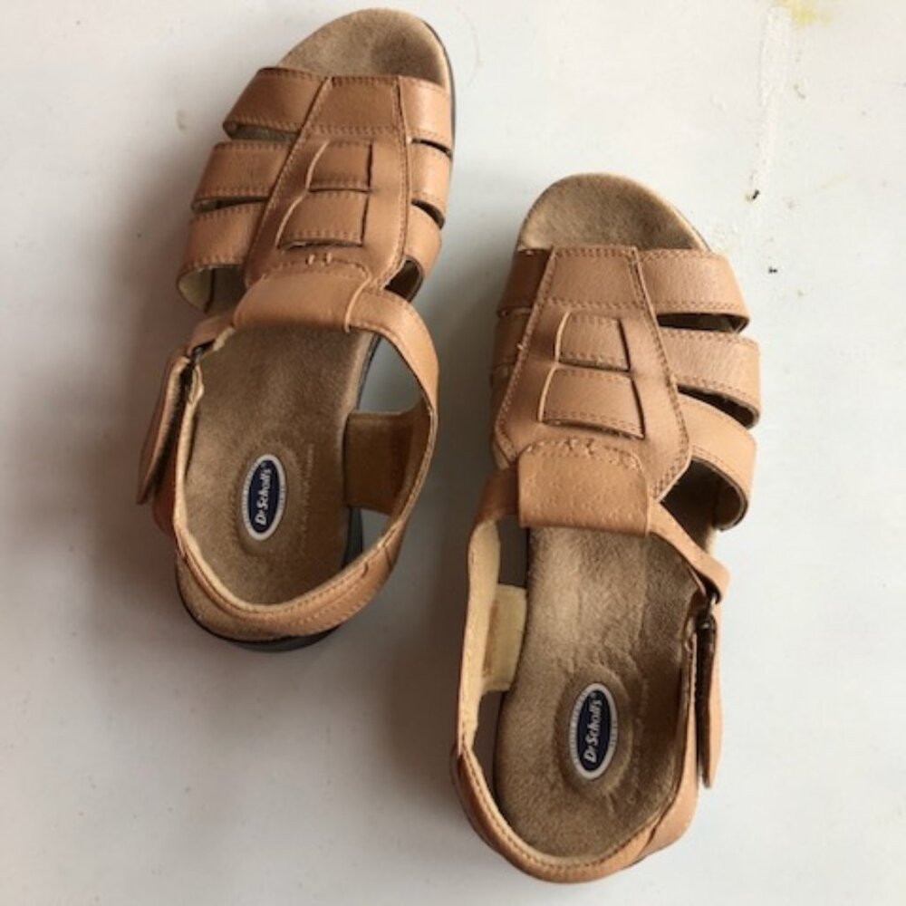 Dr. Scholl's tan sandals, size 7M
